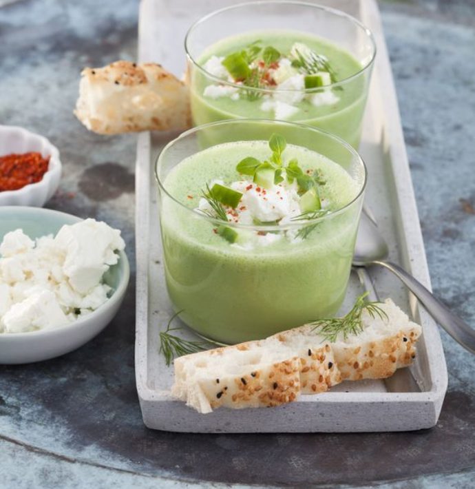 Gaspacho de concombre et fromage de brebis