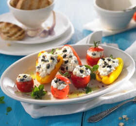 Tomates et poivrons farcis au fromage de brebis