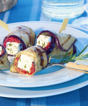 Brochettes aubergines grillées au fromage de brebis