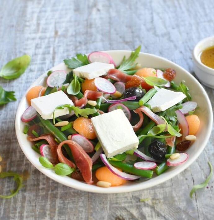 Salade de radis au fromage de brebis