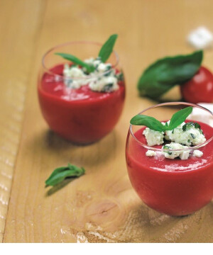 Gaspacho au fromage de brebis et au basilic