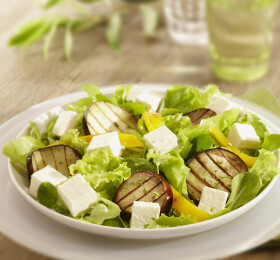 Salade d’aubergines grillées au fromage de brebis