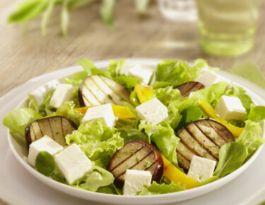 Salade d’aubergines grillées au fromage de brebis